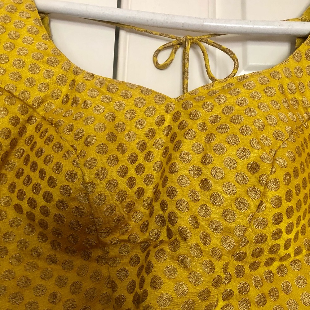 Yellow And White Net Saree With Matching Blouse - image 6